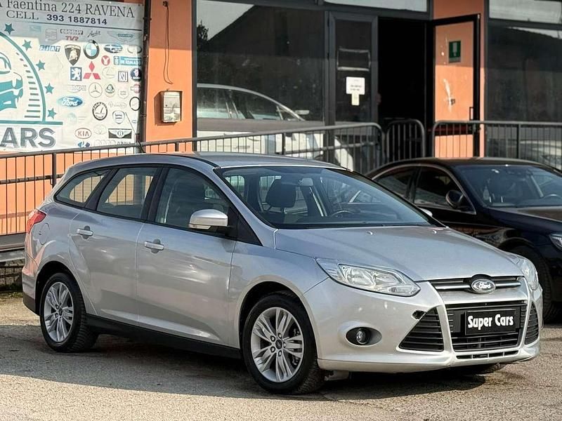 Usata Ford Focus Titanium 116 CV (85 kW) 2012 Argento Station wagon