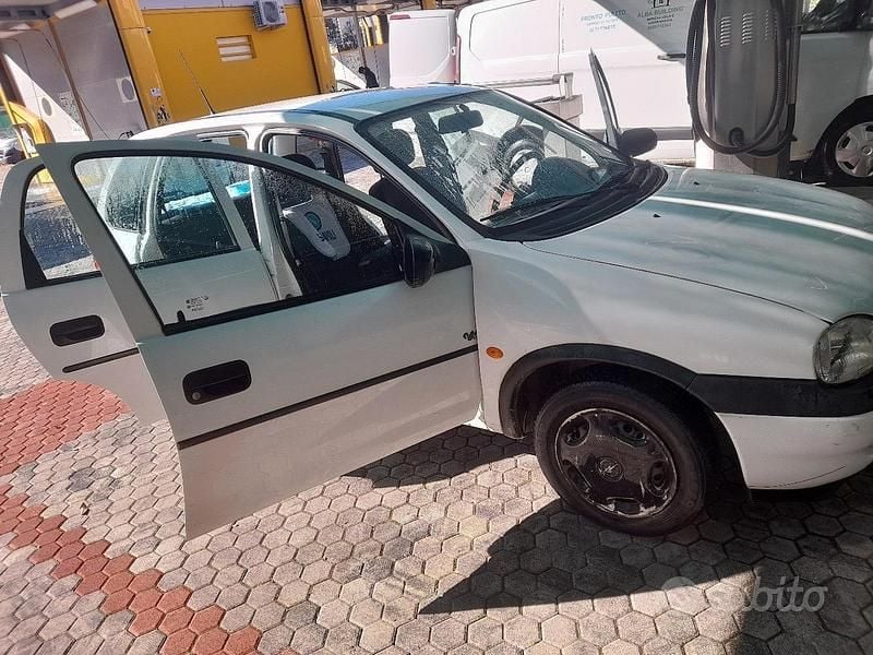 Usata Opel Corsa 1999 Bianco Berlina
