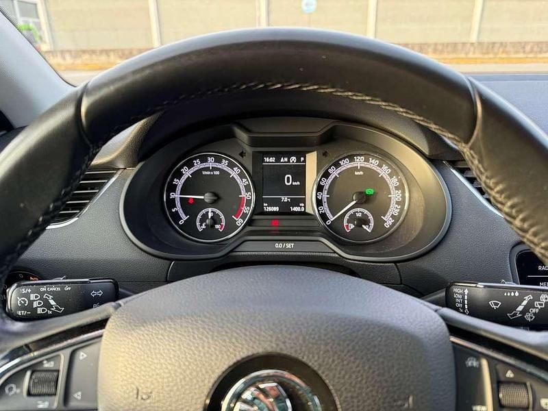 Usata Skoda Octavia Executive 116 CV (85 kW) 2019 Argento Station wagon