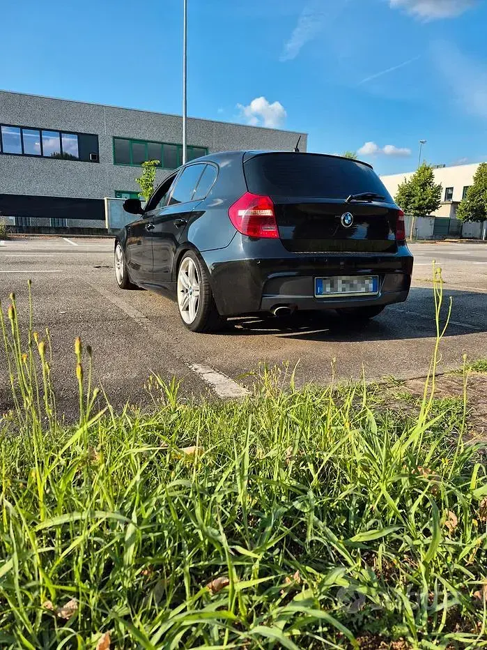 Usata BMW 118 Comfort Edition 143 CV (105 kW) 2010 Nero Utilitaria