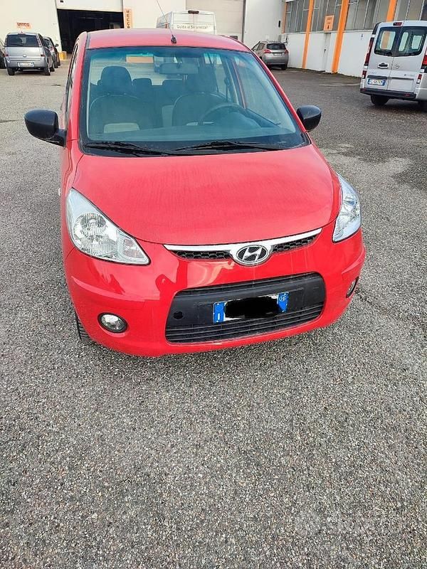 Rosso Usata 2010 Hyundai i10 Due volumi | 5000 € (Molto cara) - Immagine 1/4