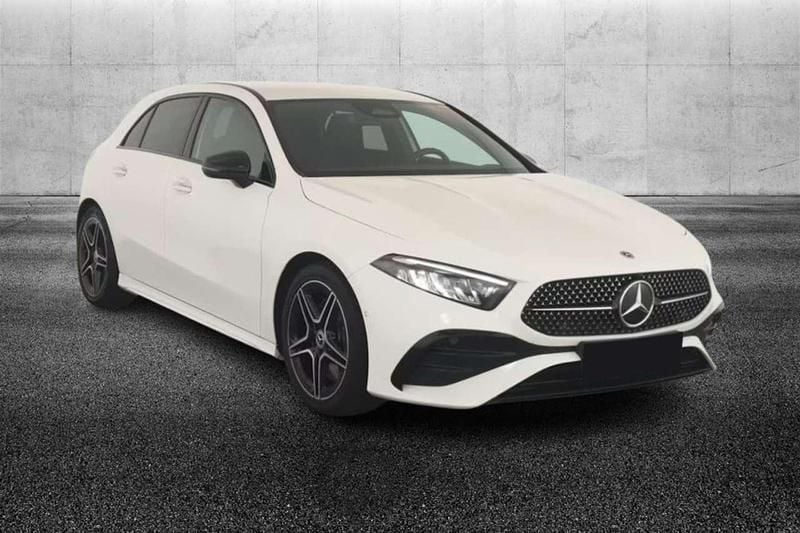 Bianco Usata 2024 Mercedes A250 AMG Line Premium Tre volumi | 39.950 € (Buon prezzo) - Immagine 1/4