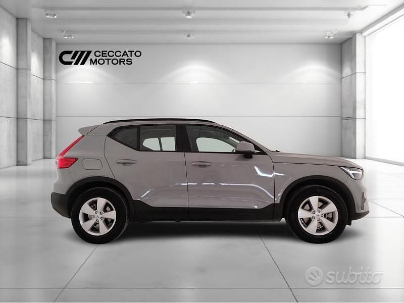 Usata Volvo XC40 163 CV (119 kW) 2025 Grigio SUV