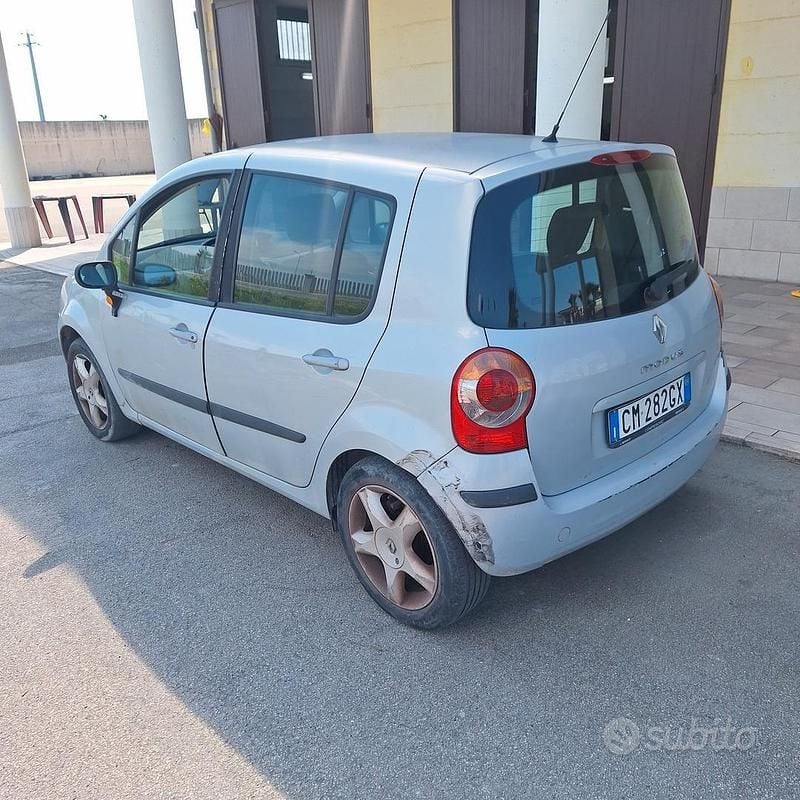Usata Renault Modus 2004 Grigio Monovolume