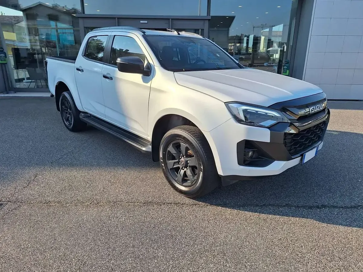 Usata Isuzu D-Max 163 CV (119 kW) 2025 Dolomite pearl white Pick-up