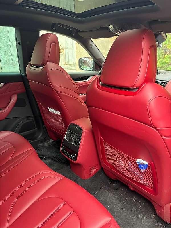 Usata Maserati Levante 349 CV (256 kW) 2021 Blu/azzurro SUV