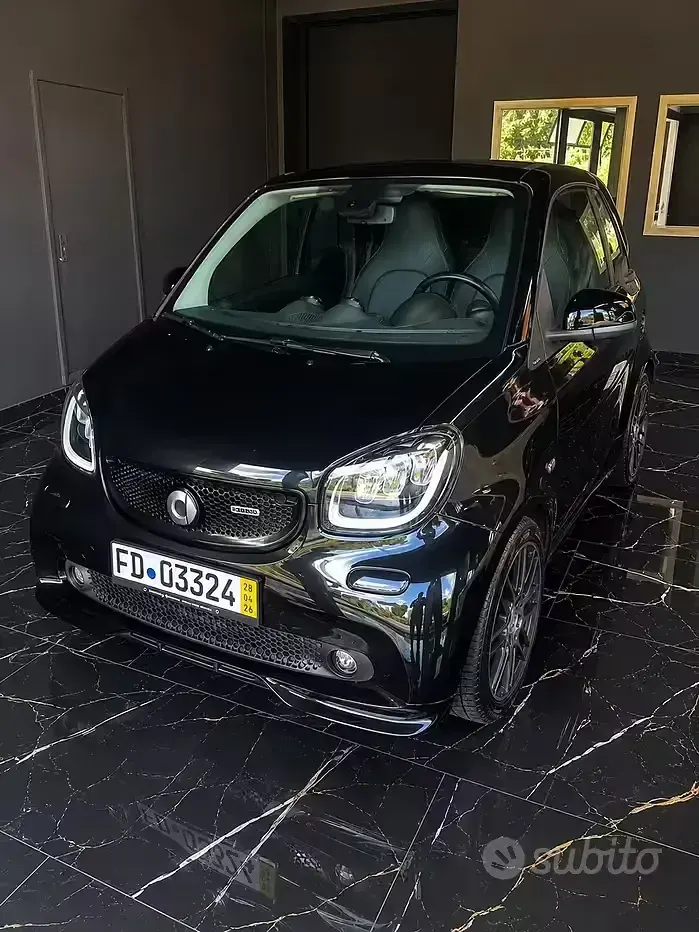 Usata Smart ForTwo Cabrio Brabus 102 CV (75 kW) 2017 Nero Cabrio
