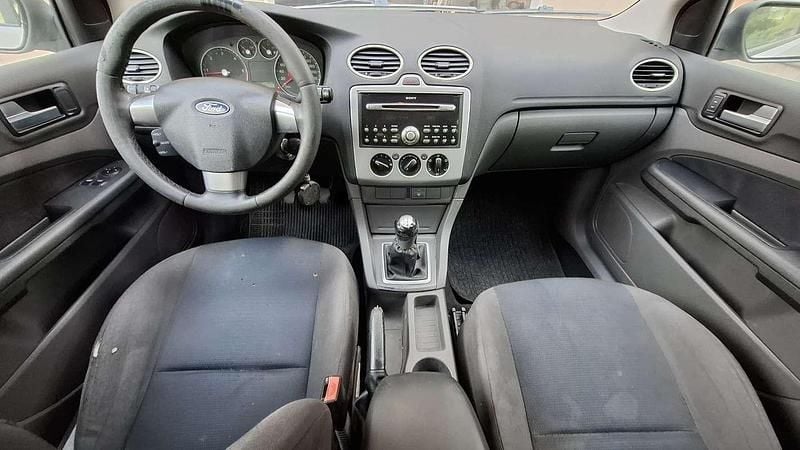 Usata Ford Focus 110 CV (80 kW) 2005 Grigio Berlina