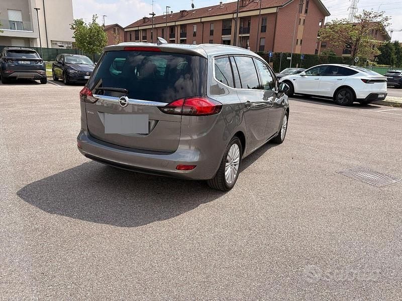 Usata Opel Zafira 134 CV (98 kW) 2017 Grigio Monovolume