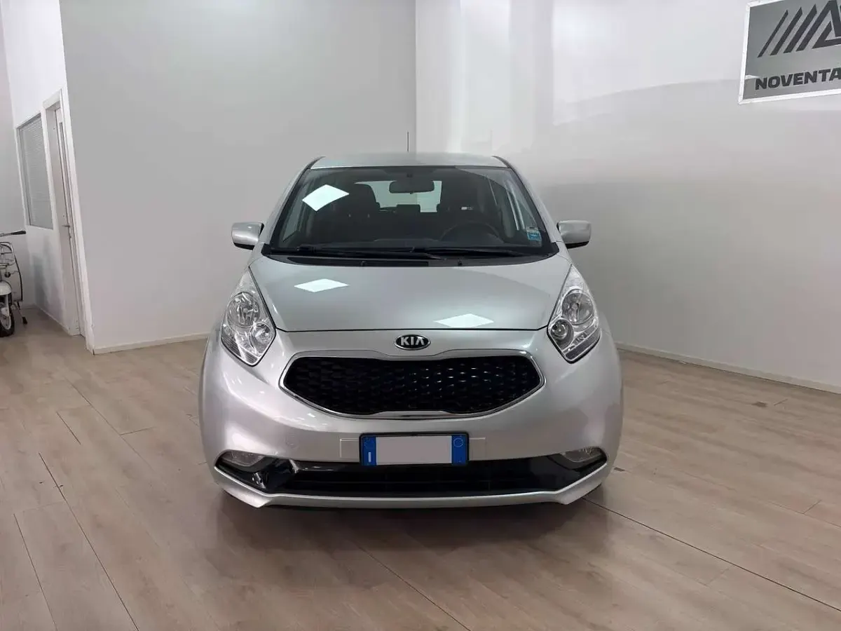 Usata Kia Venga Active 90 CV (66 kW) 2017 Argento Utilitaria