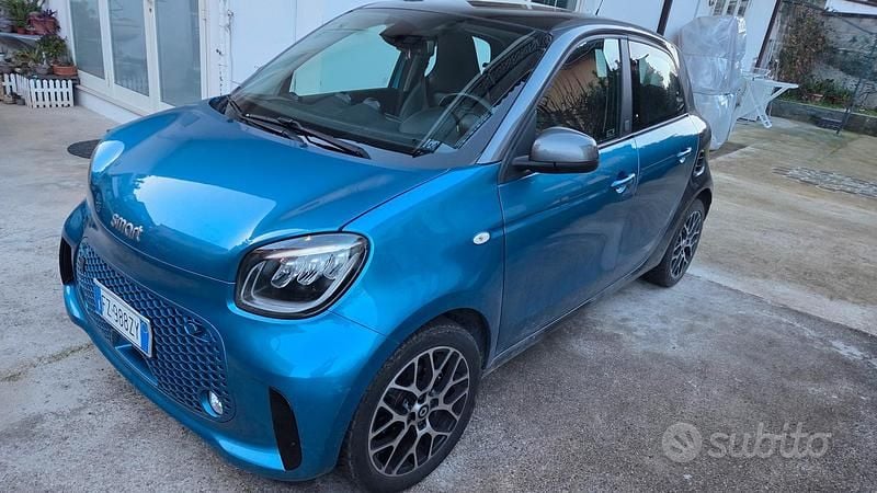 Usata Smart ForFour 2020 Blu Utilitaria