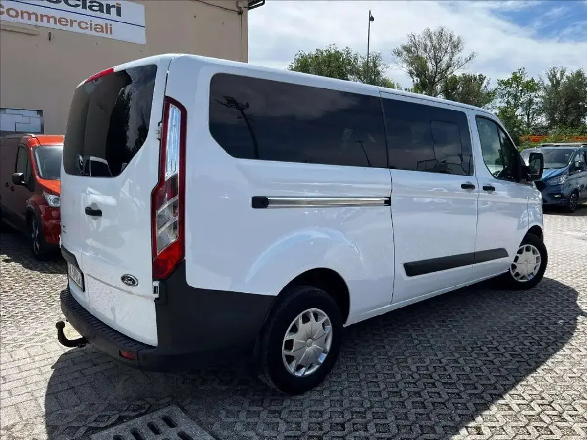 Usata Ford Transit Custom Trend 131 CV (96 kW) 2017 Bianco pastello Station wagon