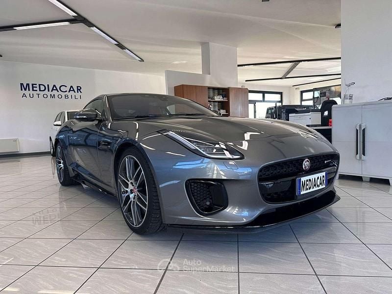 Usata Jaguar F-Type R-Dynamic 300 CV (220 kW) 2019 Grigio Coupé