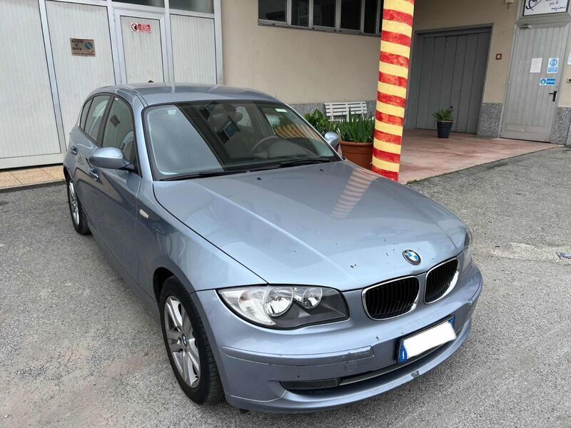 Usato 2008 BMW 118 2.0 Benzin 143 CV (4.990 €)