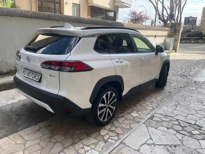 Usata Toyota Corolla Cross Trend 140 CV (102 kW) 2024 Bianco SUV