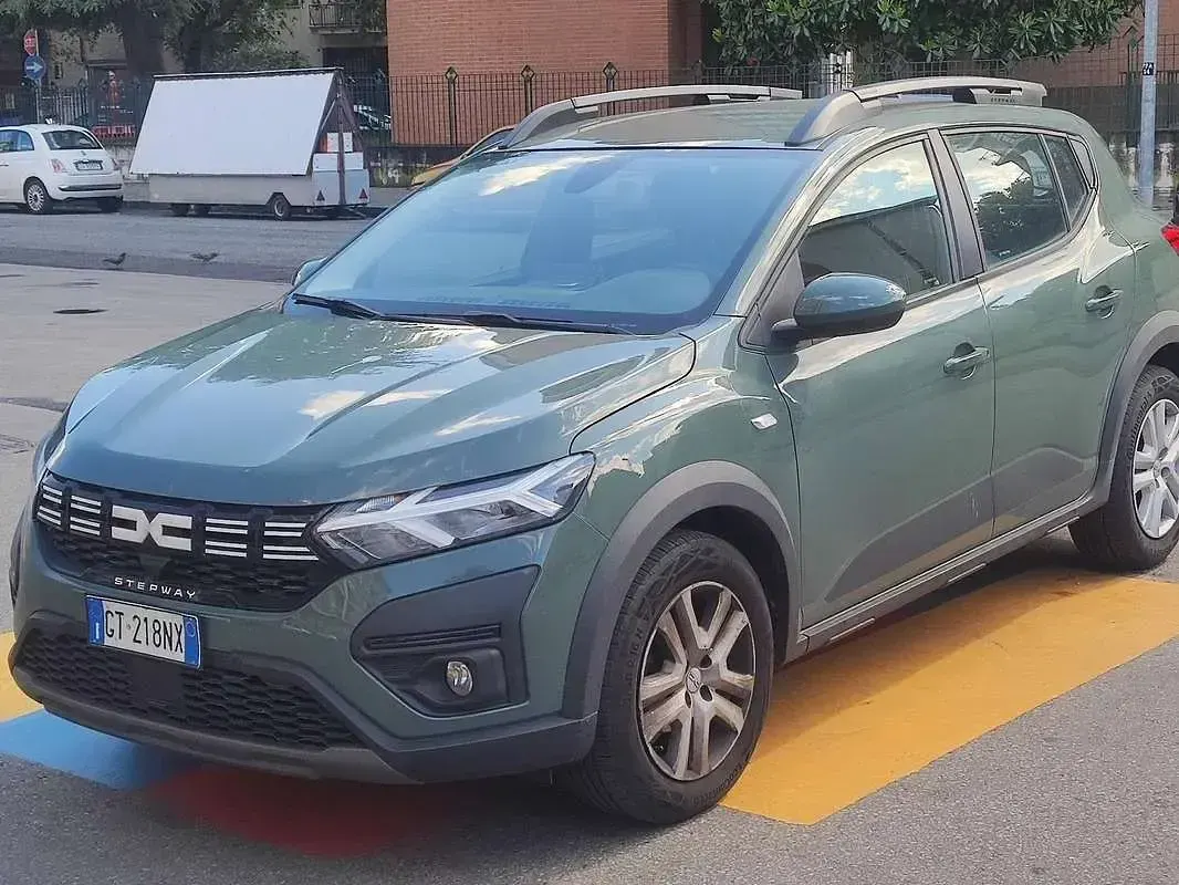 Usata Dacia Sandero Expression 101 CV (74 kW) 2024 Verde Berlina