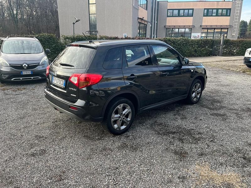 Usata Suzuki Vitara 120 CV (88 kW) 2018 Nero SUV