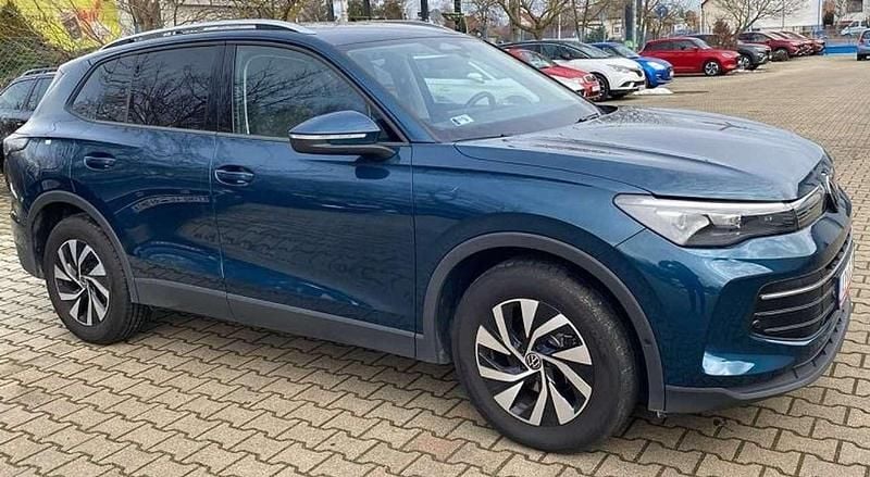 Blu/azzurro Usata 2025 VW Tiguan Edition SUV | 33.990 € (Super prezzo) - Immagine 1/4