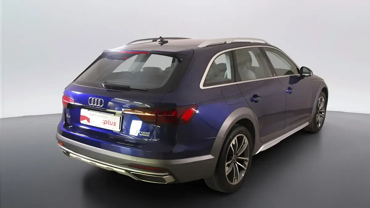 Usata Audi A4 Business 204 CV (150 kW) 2023 2d blu navarra metallizzato Station wagon