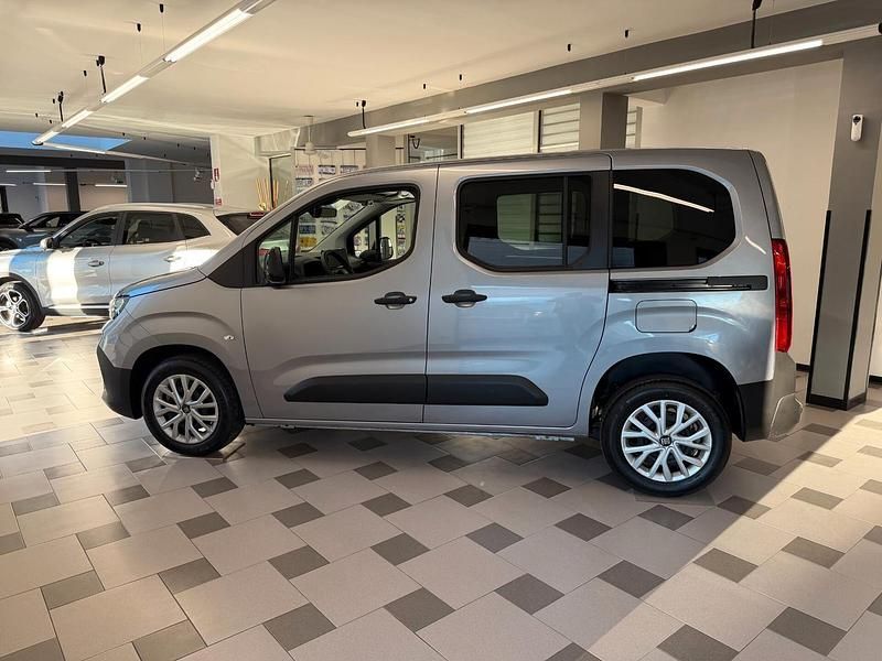 Nuova Fiat Doblò 131 CV (96 kW) 2025 Grigio Monovolume