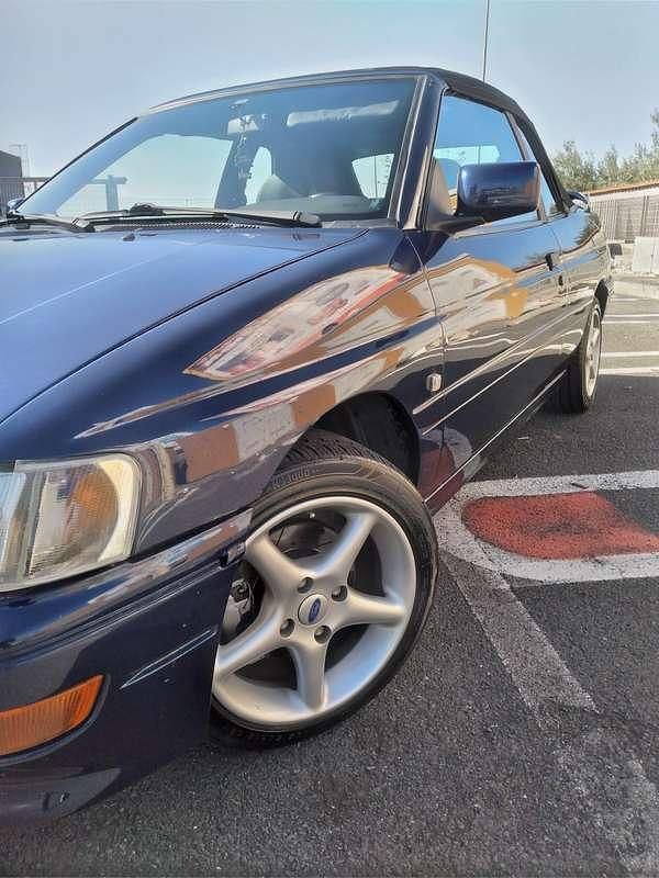 Usata Ford Escort Cabriolet 131 CV (96 kW) 1992 Cabrio