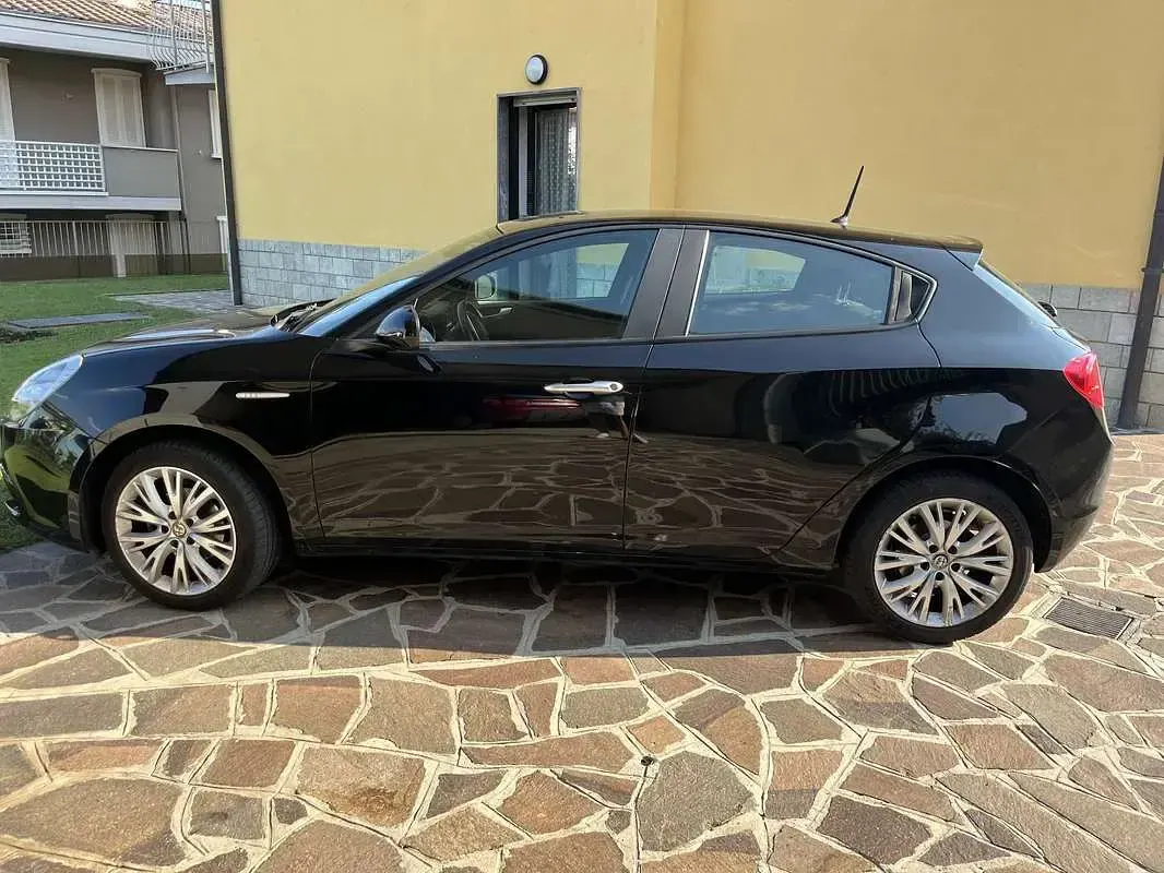 Usata Alfa Romeo Giulietta Super 120 CV (88 kW) 2017 Utilitaria