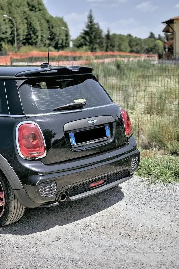 Usata Mini One D Business 95 CV (69 kW) 2015 Nero Utilitaria