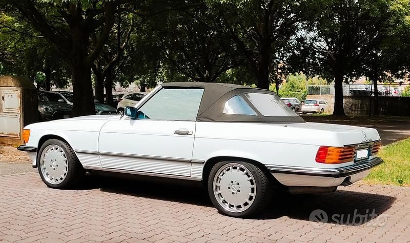 Usata Mercedes 560 245 CV (180 kW) 1987 Bianco Cabrio
