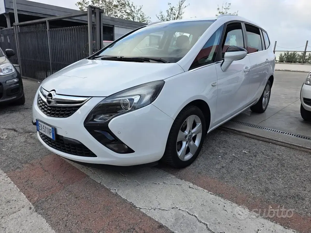 Usata Opel Zafira Tourer Cosmo 150 CV (110 kW) 2014 Bianco Monovolume