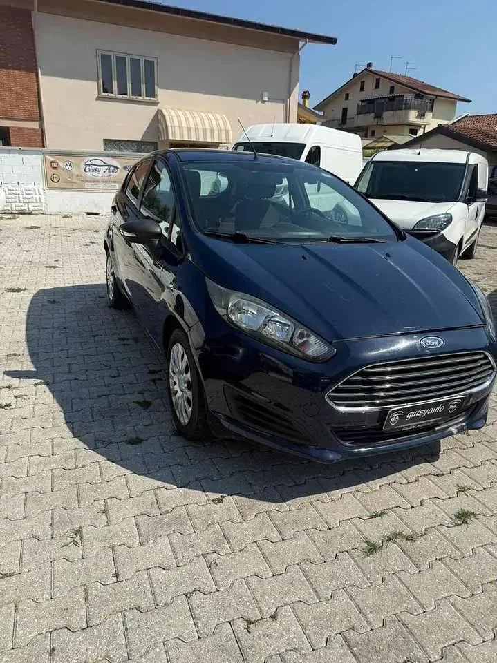 Usata Ford Fiesta Business Edition 97 CV (71 kW) 2013 Blu Utilitaria