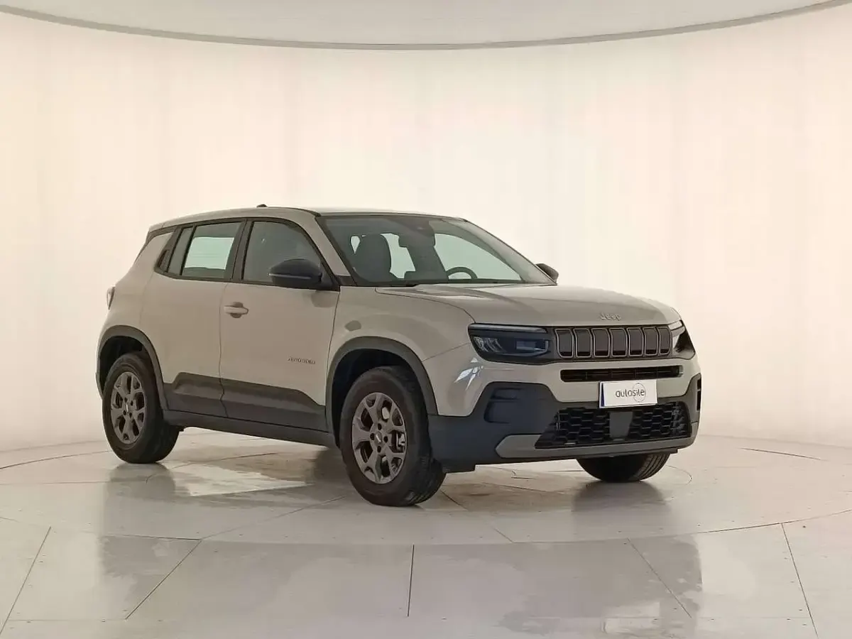 Usata Jeep Avenger Longitude 101 CV (74 kW) 2025 Stone grey matellic SUV