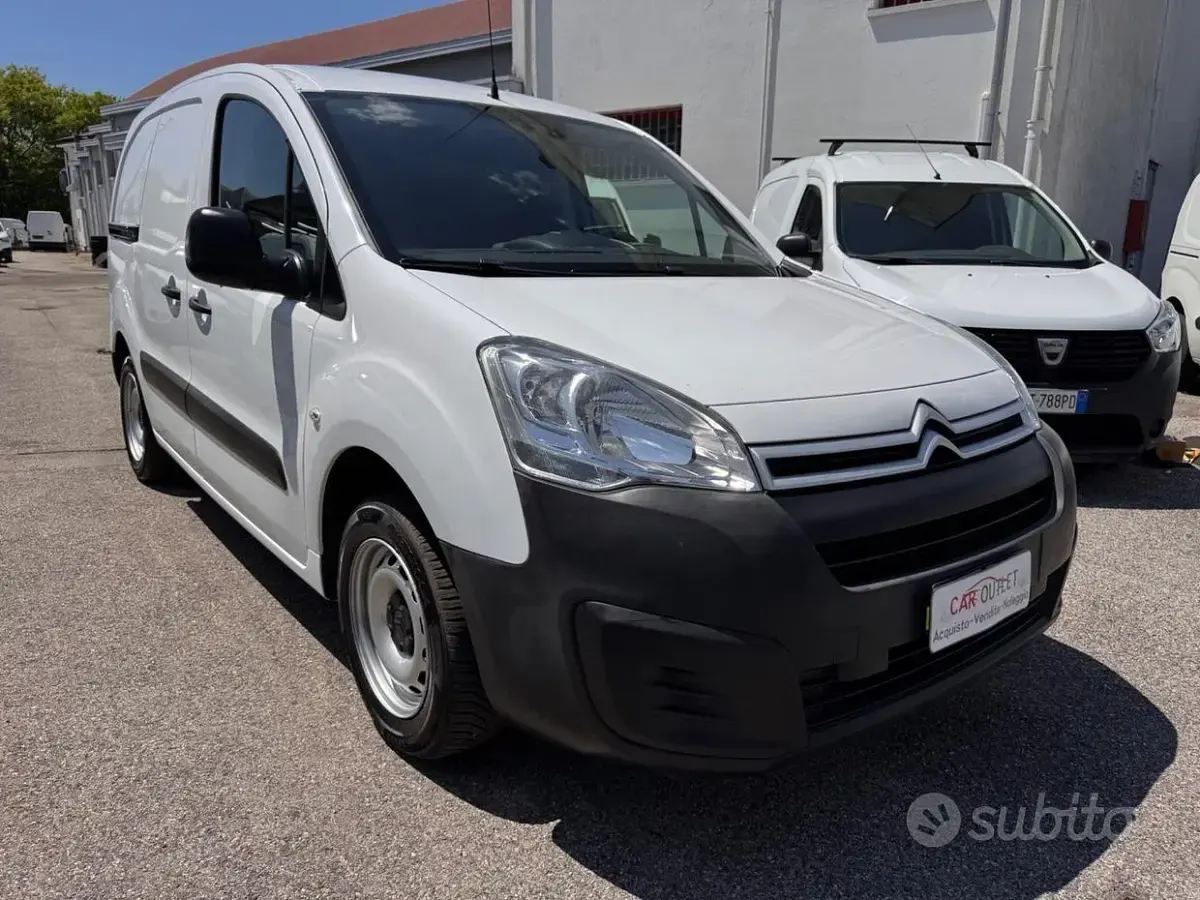 Usata Citroën Berlingo 101 CV (74 kW) 2016 Bianco Monovolume