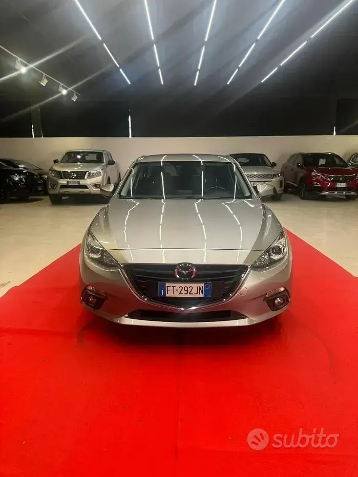 Usata Mazda 3 120 CV (88 kW) 2015 Grigio Utilitaria
