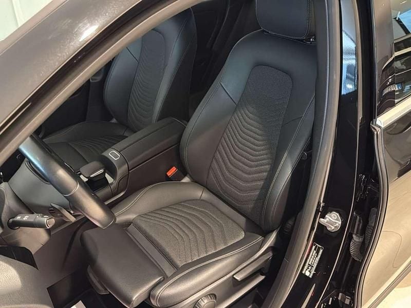 Begagnad Mercedes GLA250 218 HK (160 kW) 2022 Svart SUV