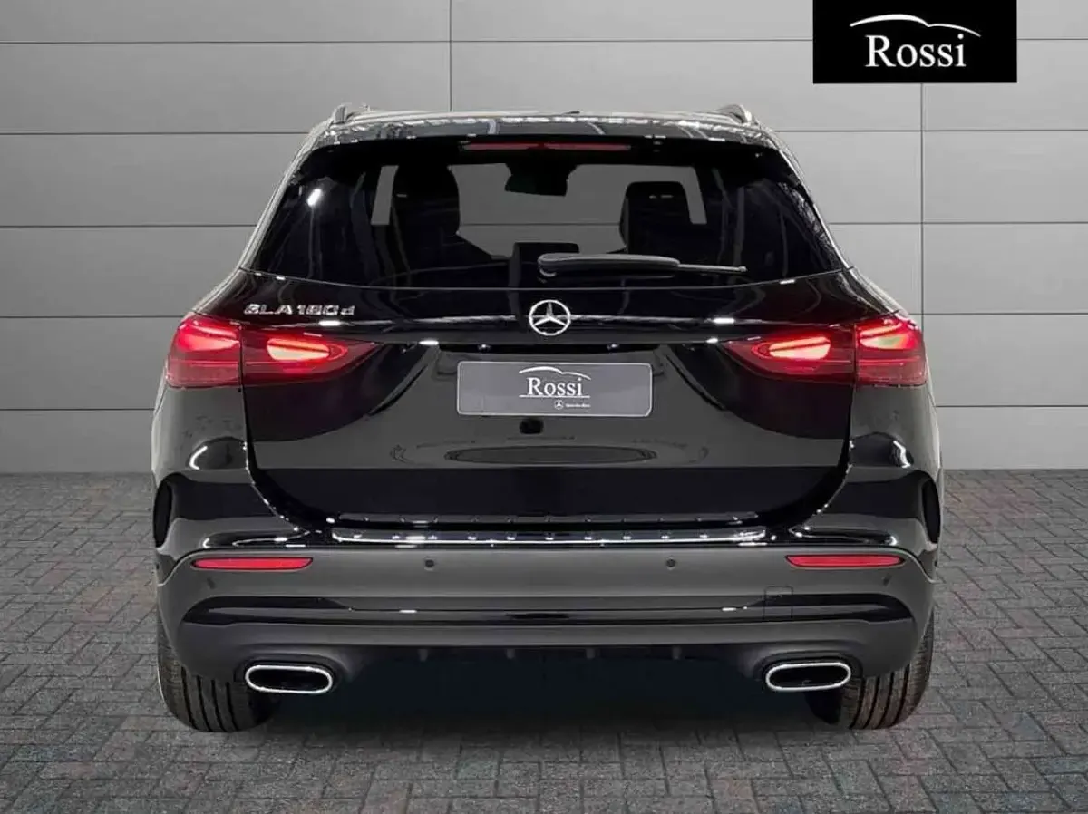 Nuova Mercedes GLA180 116 CV (85 kW) 2026 Nero notte SUV