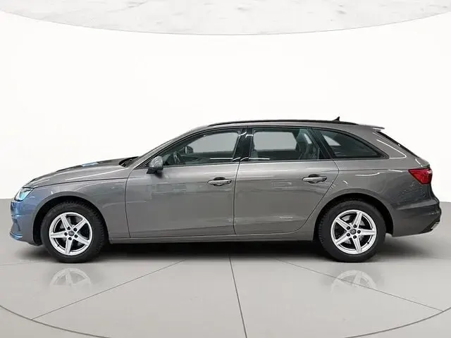 Usata Audi A4 Business 136 CV (100 kW) 2020 Grigio terra metallizzato Station wagon