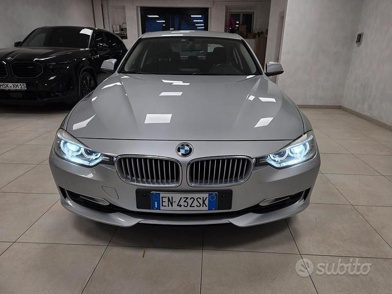 Usata BMW 318 143 CV (105 kW) 2012 Grigio Berlina
