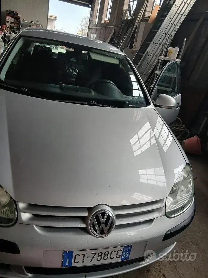 Usata VW Golf IV 105 CV (77 kW) 2004 Grigio Berlina