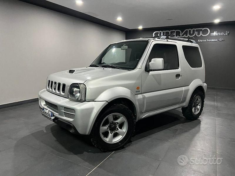 Usata Suzuki Jimny 86 CV (63 kW) 2009 Grigio SUV