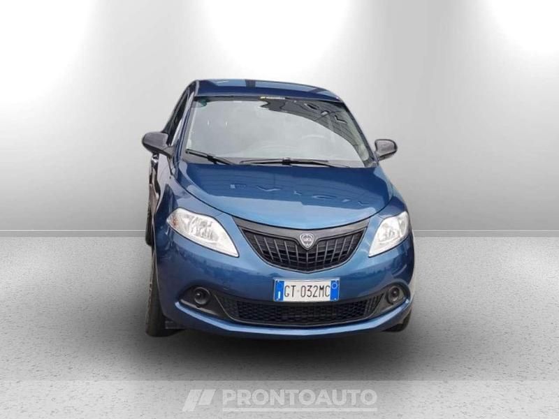 Usata Lancia Ypsilon S 70 CV (51 kW) 2024 Blu/azzurro Utilitaria