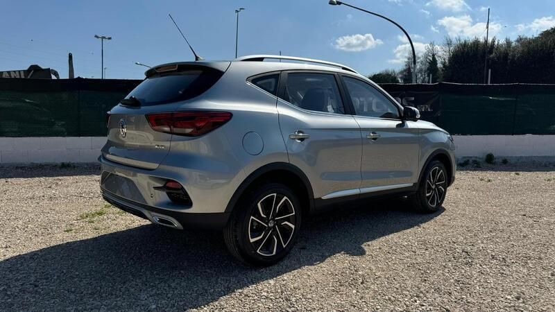 Nuova MG ZS Luxury 106 CV (77 kW) 2025 Grigio Berlina