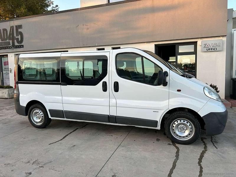 Usata Opel Vivaro 114 CV (83 kW) 2007 Bianco Monovolume