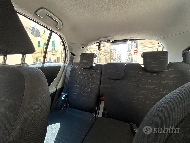 Usata Toyota Yaris 90 CV (66 kW) 2007 Nero Utilitaria