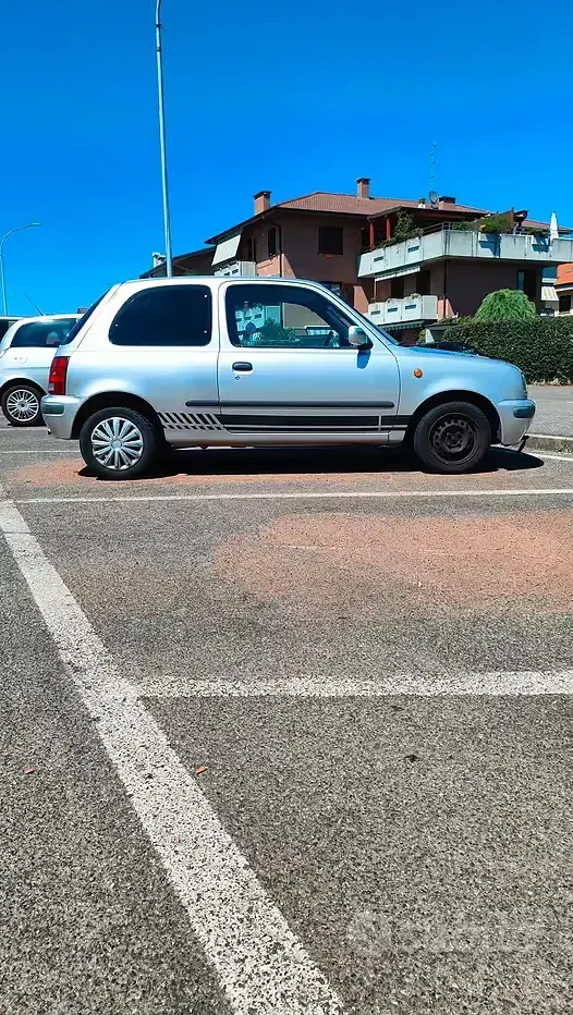 Usata Nissan Micra 54 CV (39 kW) 1997 Grigio Utilitaria