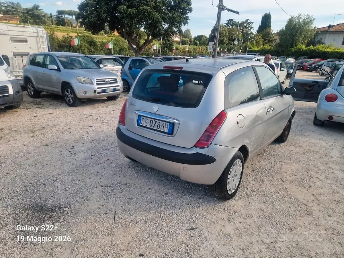 Usata Lancia Ypsilon 75 CV (55 kW) 2007 Grigio Utilitaria