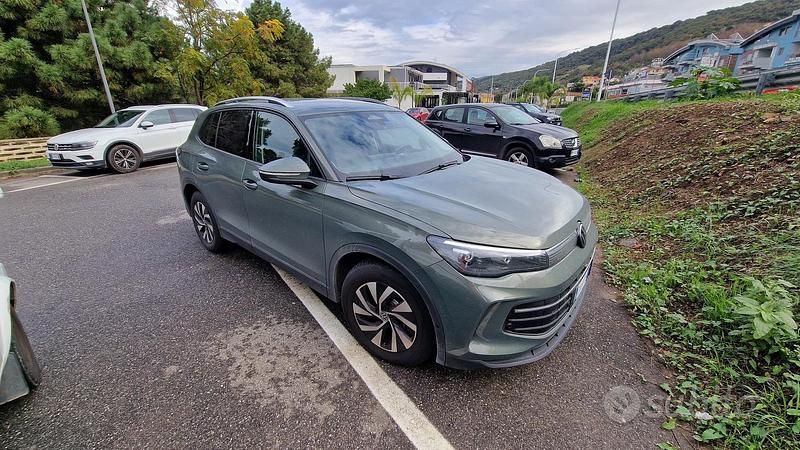 Usata VW Tiguan 150 CV (110 kW) 2024 Verde SUV