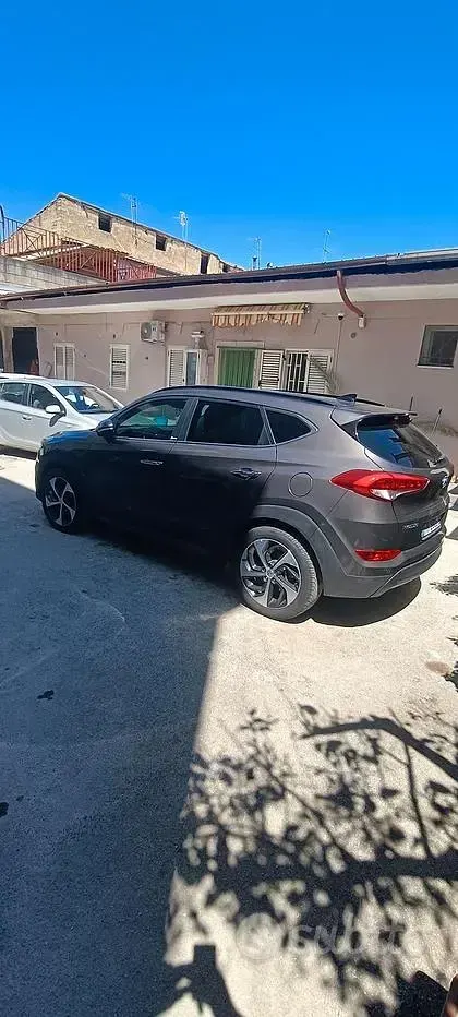 Usata Hyundai Tucson 141 CV (103 kW) 2017 Marrone SUV