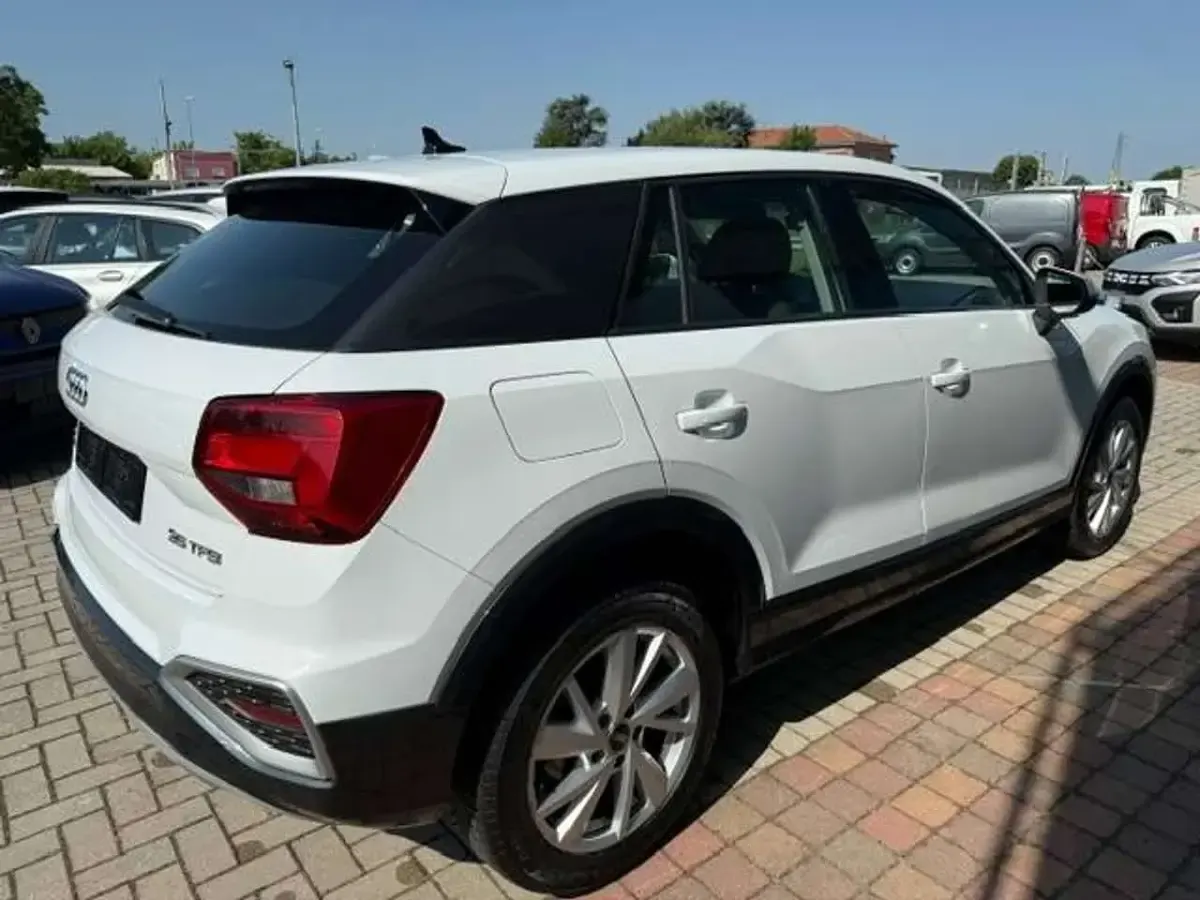 Usata Audi Q2 Advanced 150 CV (110 kW) 2023 Bianco SUV