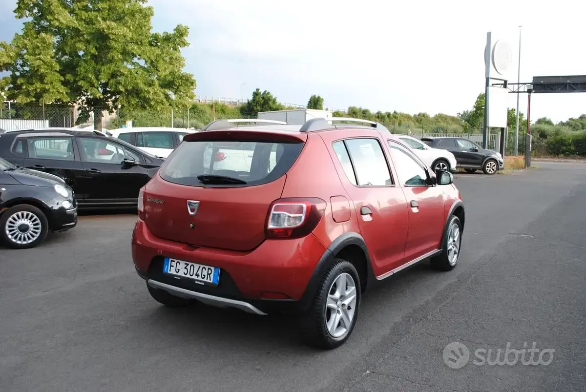 Usata Dacia Sandero Stepway 90 CV (66 kW) 2016 Rosso Berlina