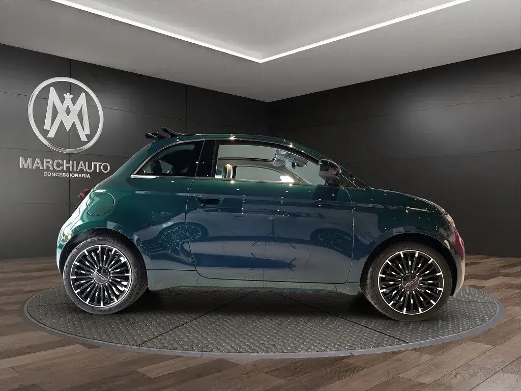 Nuova Fiat 500C Icon 65 CV (47 kW) 2026 Verde metallizzato Cabrio